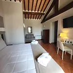 Hotel & 4*
