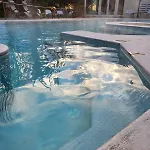 Hotel & 4*