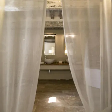 & Hotel