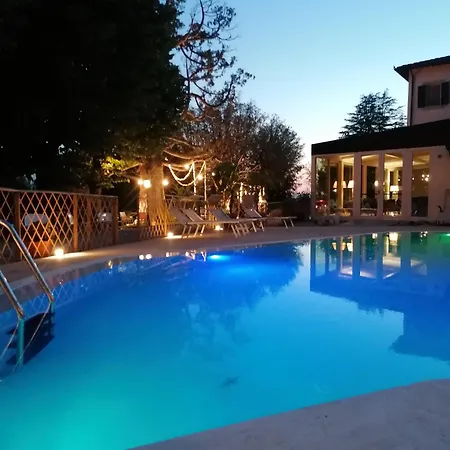 & Otel Cortona