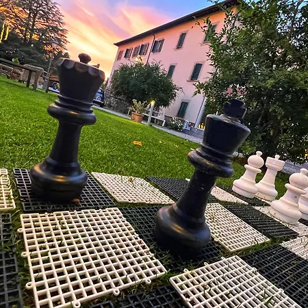 & 4* Cortona