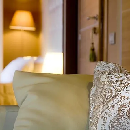 & Hotel 4*