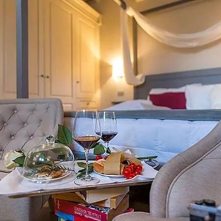 & Hotel Cortona