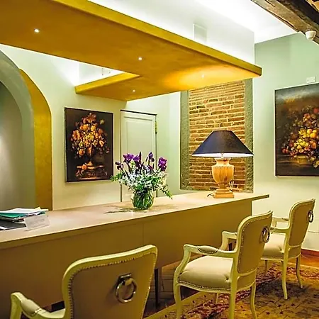 & Hotel Cortona