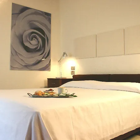 Hotel &